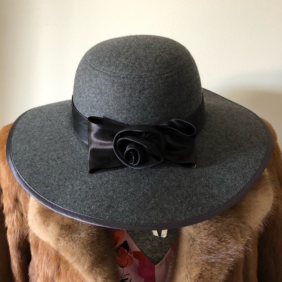 Accessories - BNWT Nicole Marciano hat